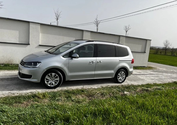 Volkswagen Sharan cena 65900 przebieg: 215000, rok produkcji 2015 z Dębica małe 352